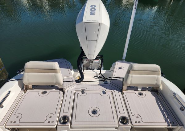 Boston Whaler 250 Dauntless image