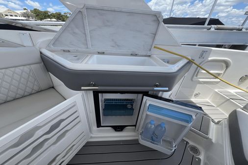 Sea Ray 310 SLX OB image