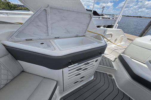 Sea Ray 310 SLX OB image