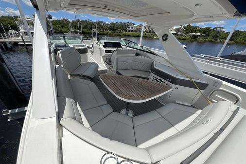 Sea Ray 310 SLX OB image