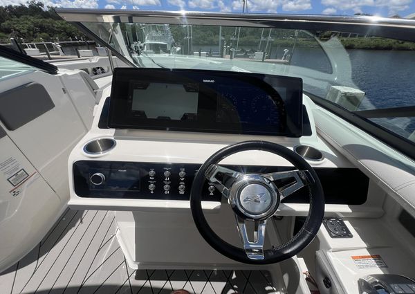 Sea Ray 310 SLX OB image