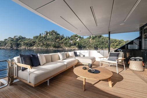 Ferretti Yachts INFYNITO 80 image