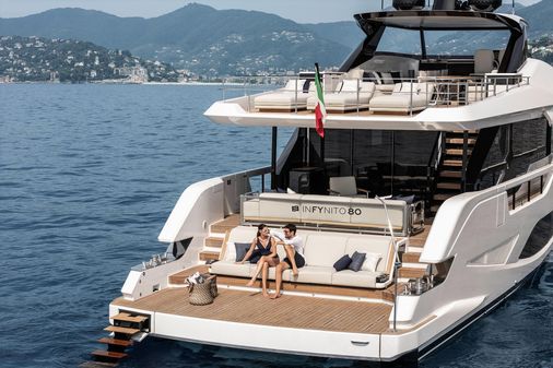 Ferretti Yachts INFYNITO 80 image