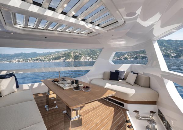 Ferretti Yachts INFYNITO 80 image