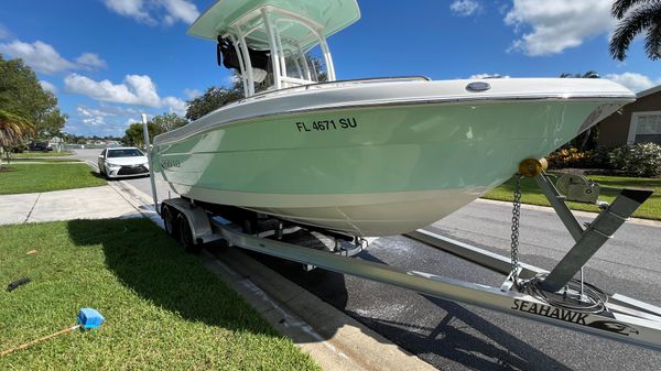 Robalo R222 Center Console 