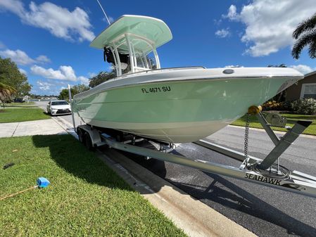 Robalo R222 Center Console image