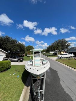 Robalo R222 Center Console image