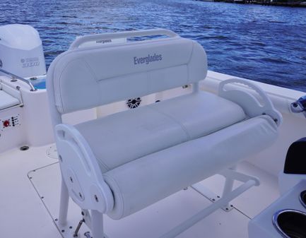 Everglades 230 Center Console image