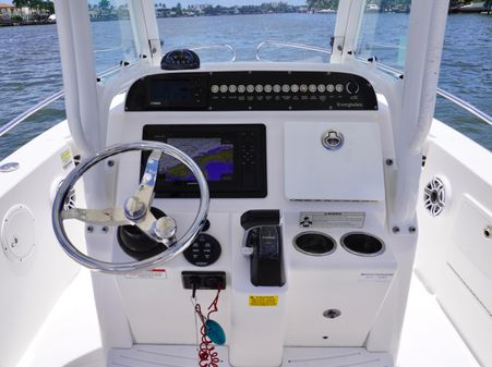 Everglades 230 Center Console image