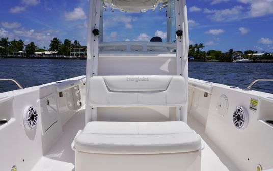 Everglades 230 Center Console image