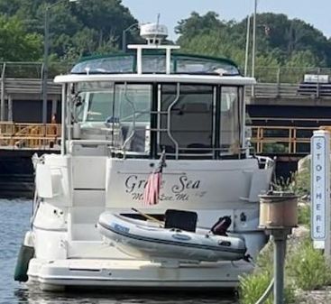 Cruisers Yachts 4450 Express Motor Yacht image