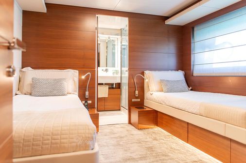 Custom Line Navetta 37 image