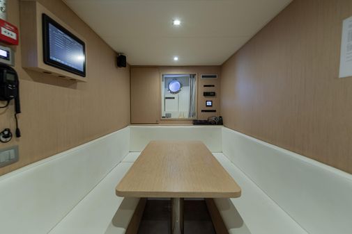 Custom Line Navetta 37 image