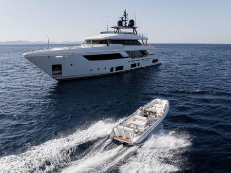 Custom Line Navetta 37 image