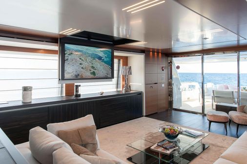 Custom Line Navetta 37 image