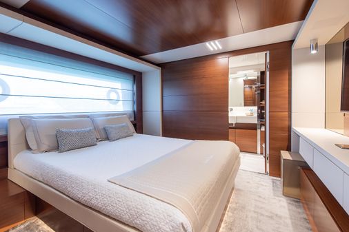 Custom Line Navetta 37 image