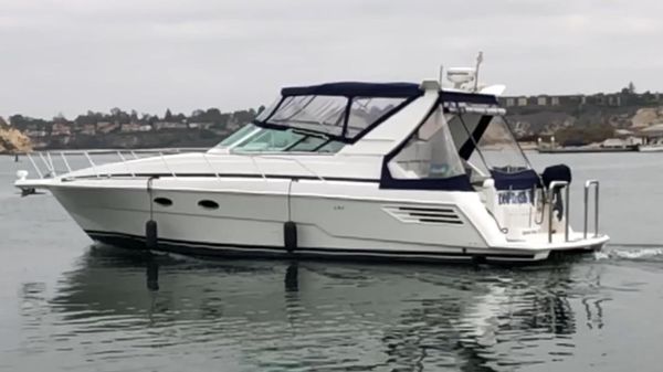 Trojan 400 Express Yacht
