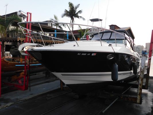 Monterey 350 Sport Yacht - main image