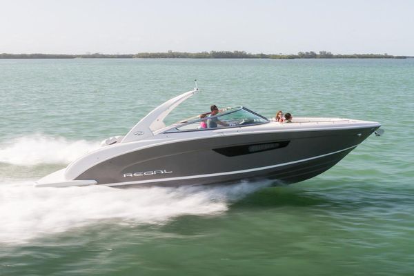 Regal 3300 Bowrider - main image