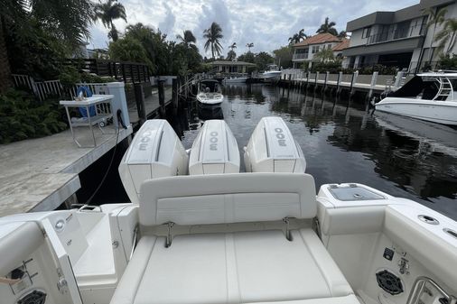 Boston Whaler 350 Realm image