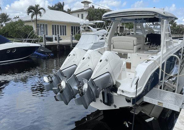 Boston Whaler 350 Realm image