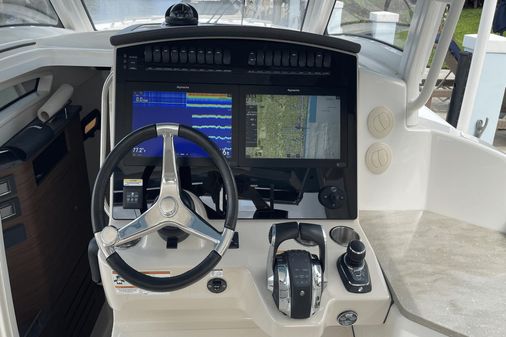 Boston Whaler 350 Realm image