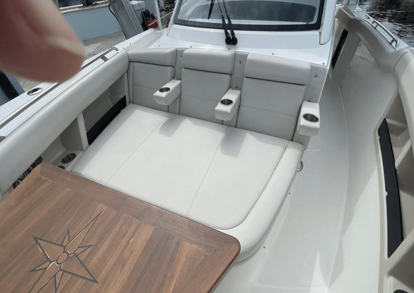 Boston Whaler 350 Realm image