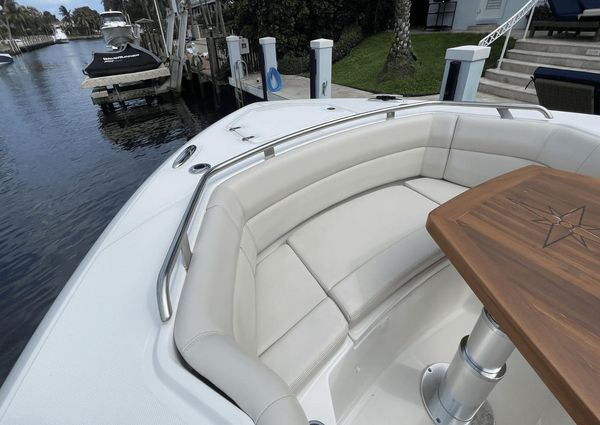 Boston Whaler 350 Realm image