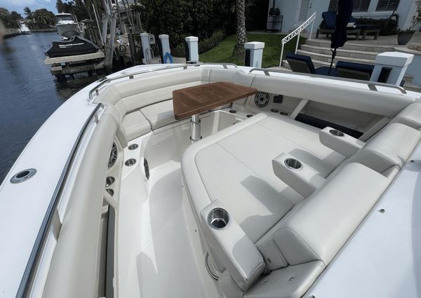 Boston Whaler 350 Realm image