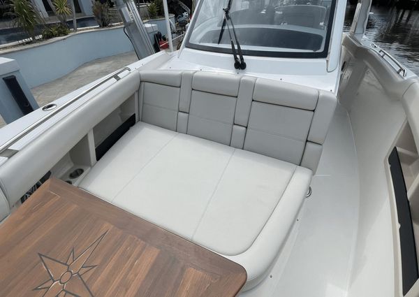 Boston Whaler 350 Realm image