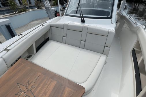 Boston Whaler 350 Realm image