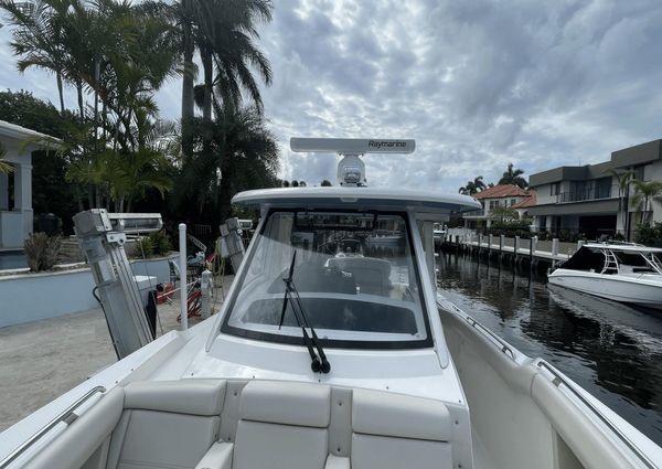 Boston Whaler 350 Realm image