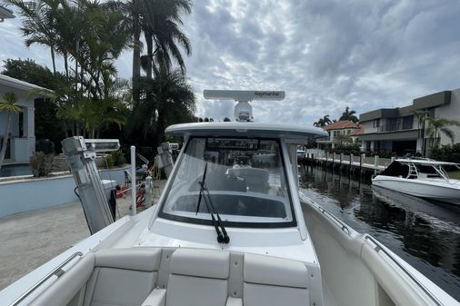 Boston Whaler 350 Realm image