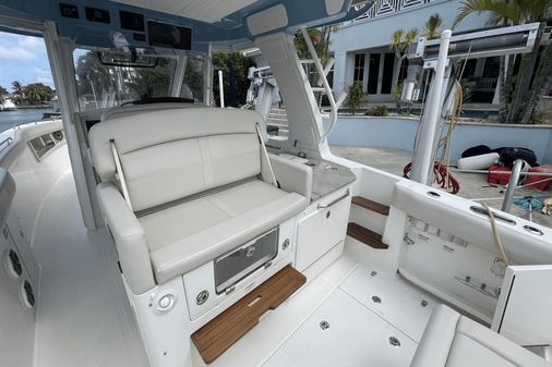 Boston Whaler 350 Realm image