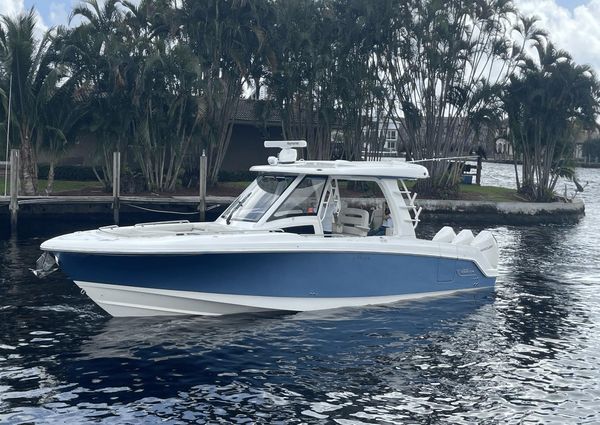 Boston Whaler 350 Realm image