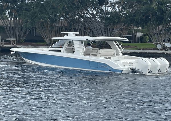 Boston Whaler 350 Realm image