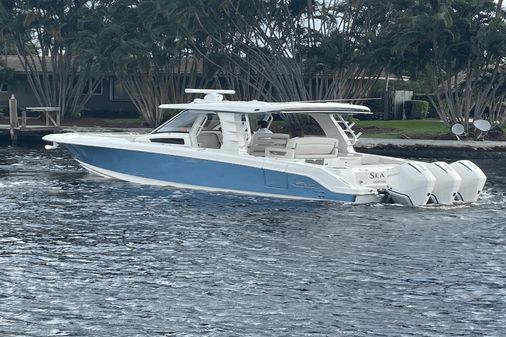 Boston Whaler 350 Realm image