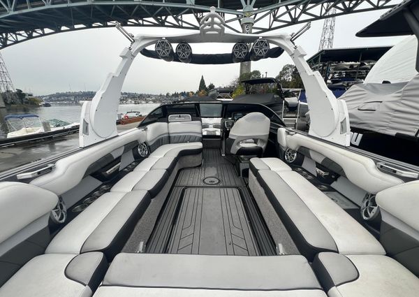 Malibu Wakesetter 25 LSV image