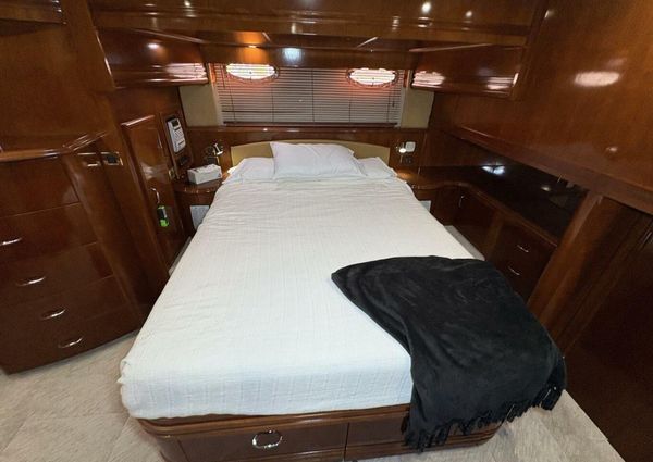 Carver 56 Voyager image