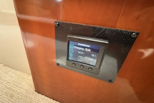 Carver 56 Voyager image