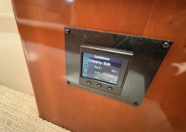 Carver 56 Voyager image