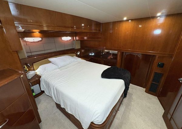 Carver 56 Voyager image