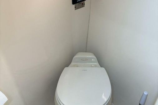 Carver 56 Voyager image