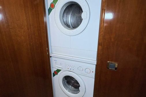 Carver 56 Voyager image