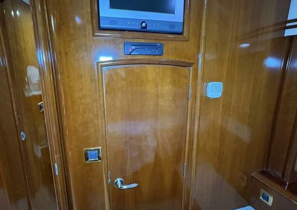 Carver 56 Voyager image