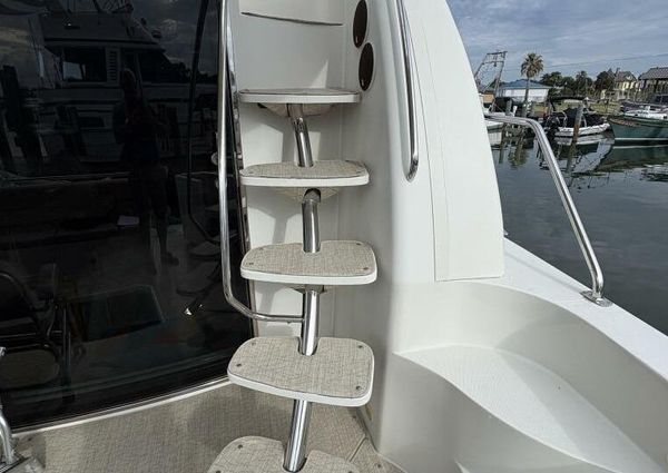 Carver 56 Voyager image