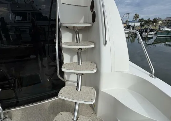 Carver 56 Voyager image