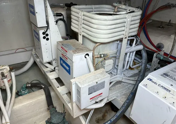 Carver 56 Voyager image