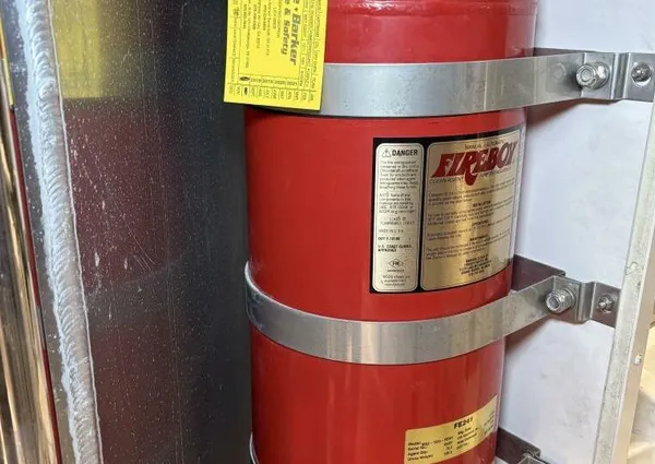 Carver 56 Voyager image