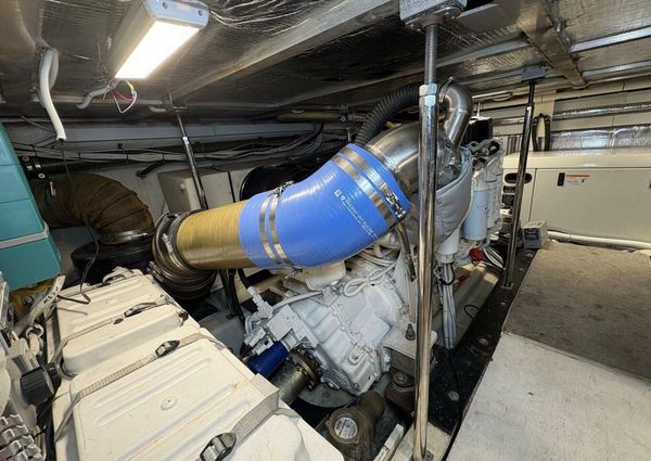 Carver 56 Voyager image